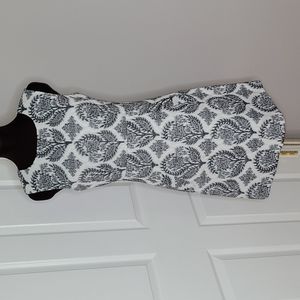 Diane Von Furstenberg Black & White Sleeveless Floral Dress, Size 6